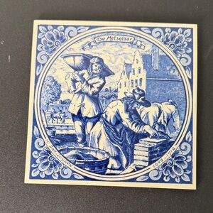 Delft Blue Tile Featuring The Bricklayer/Mason "De Metselaar"
